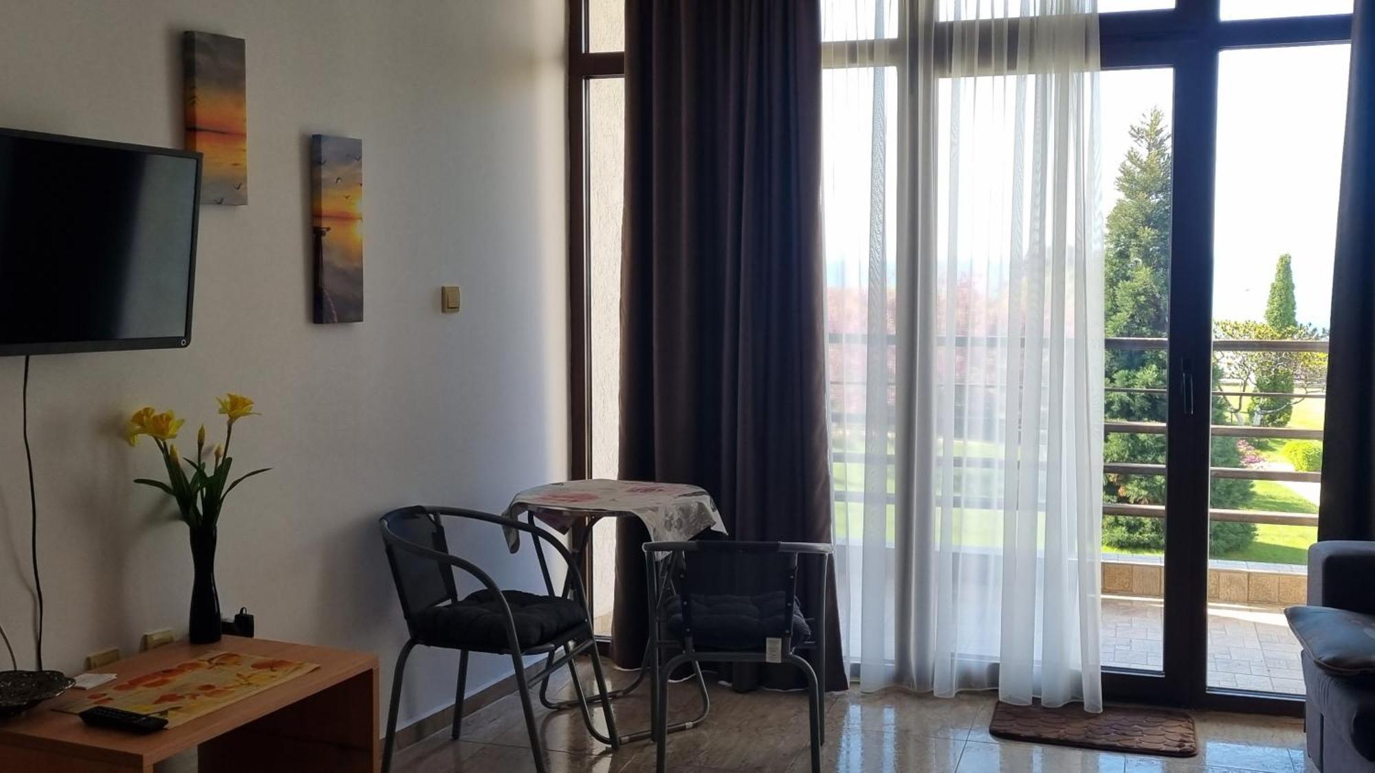 Luxsus Apartment Diamond Sveti Vlas Exterior photo